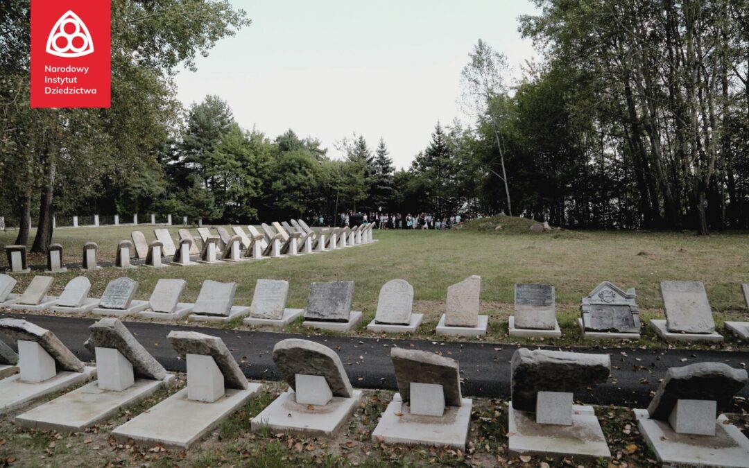 Prezentacja oznaczenia cmentarza żydowskiego w Serocku