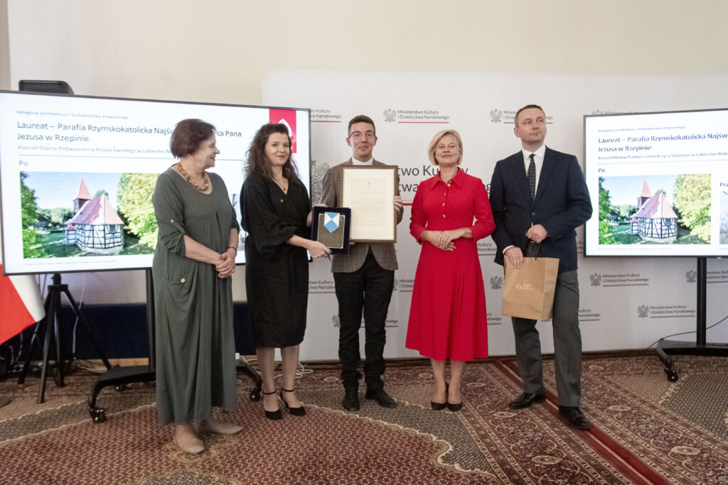 Laureat w kategorii architektury i budownictwa drewnianego - Parafia Rzymskokatolicka Najświętszego Serca Pana Jezusa w Rzepinie, fot. Magda Starowieyska