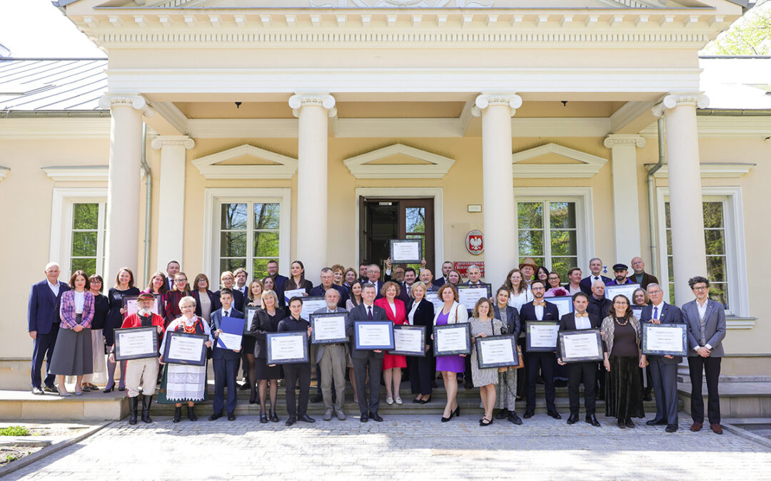 Certyfikaty UNESCO dla polskich plecionkarzy wręczone